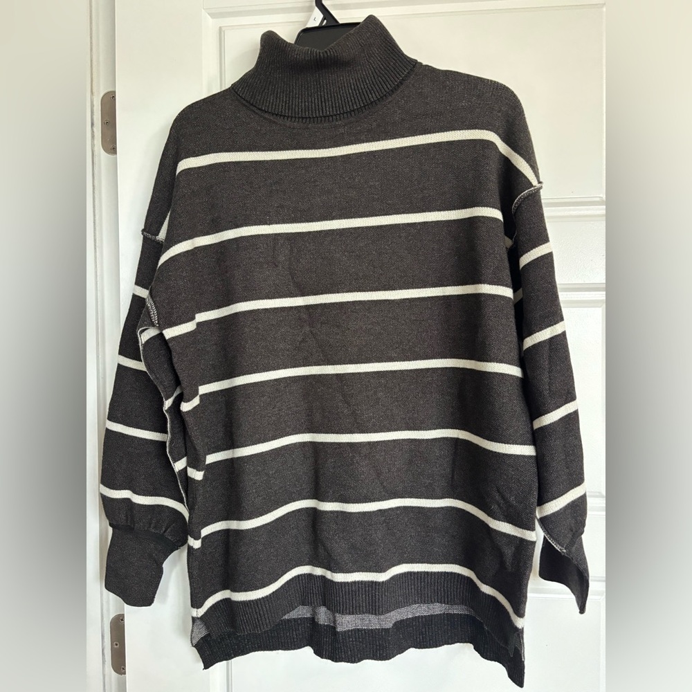 Olive & Oak Charcoal and Cream Turtleneck Sweater